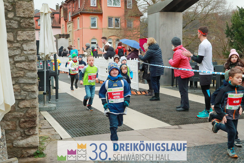 400m AOK Junior Cup | 3 Koenigslauf 2024 400m AOK Junior Cup - Realisiert mit Pictrs.com