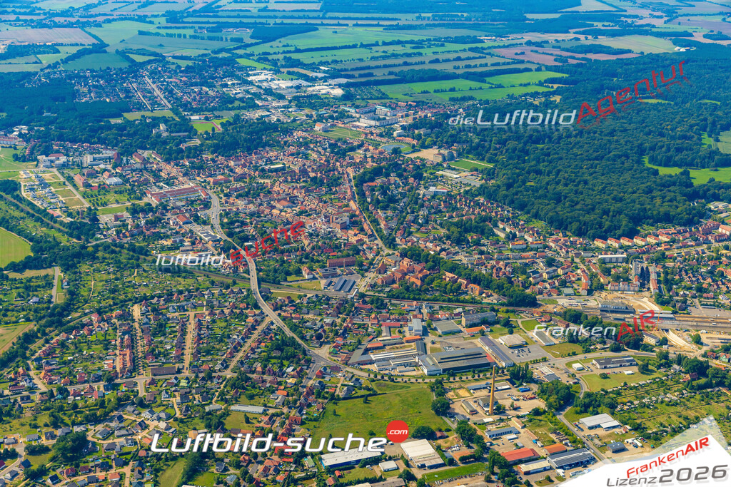 Vs Google Maps Ludwigslust - Die Luftaufnahme wurde 2025 vom UL-Flugzeug heraus erstellt ( keine Drohnenaufnahme ) - Hochauflösende Luftaufnahme - für Wandbilder und großformatige Ausdrucke geeignet. Das besondere Geschenk!Hier alle&nbsp;Infos zur Lizenzierung der LuftaufnahmeWir fliegen auch dieses Jahr wieder in Ihre Region um Luftbilder zu erstellen.- Luftbild anfragen