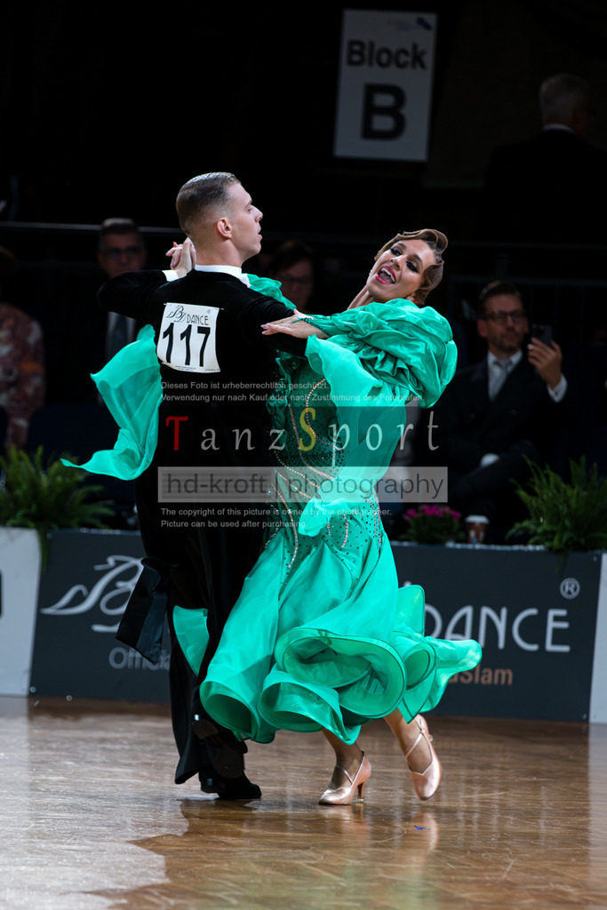20250822_WDSF-GS-STD_R3_6162 | Tanzsportbilder, Standardtanz, Lateintanz, WDSF, DTV, LTVB, dancecomp, goc, hessen tanzt, blaues band der spree, walzer, tango, wiener walzer, slowfox, quickstepp, samba, rumba, cha-cha-cha, paso doble. jive, hd-kroft photography, turniertanzsport