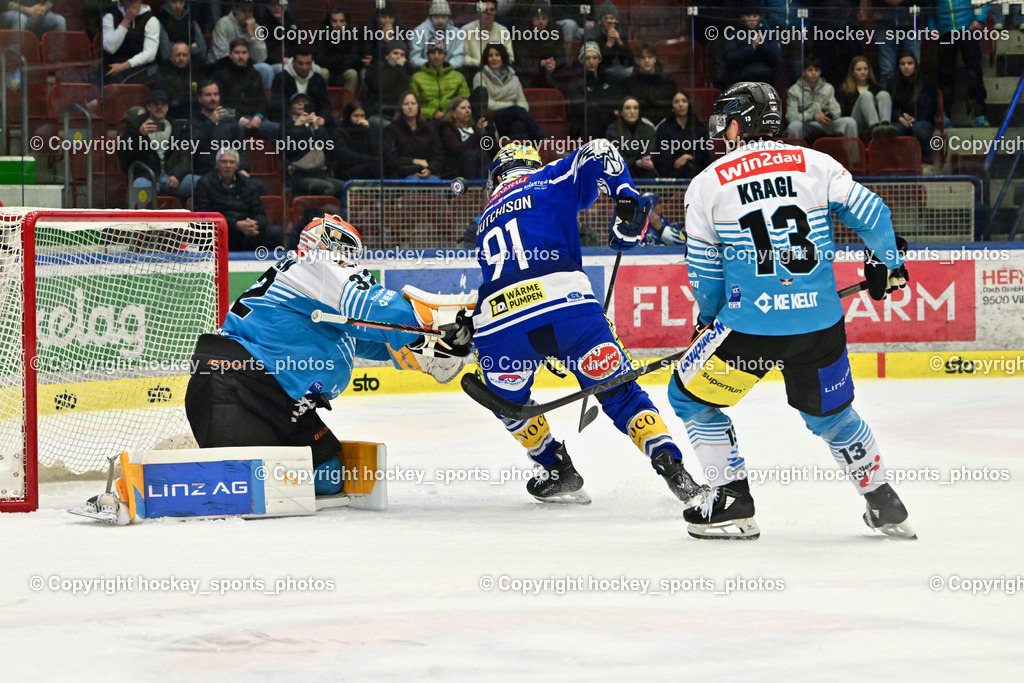 EC IDM WÄRMEPUMPEN VSV vs. Steinbach Black Wings Linz | #32 Rasmus Tirronen Black Wings Linz, #91 Nick Hutchison EC VSV, #13 Gerd Kragl Black Wings Linz, EC IDM WÄRMEPUMPEN VSV vs. Steinbach Black Wings Linz, EC IDM WÄRMEPUMPEN VSV vs. Steinbach Black Wings Linz am 04.03.2026 in Villach (Stadthalle Villach), Austria, (Photo by Bernd Stefan)