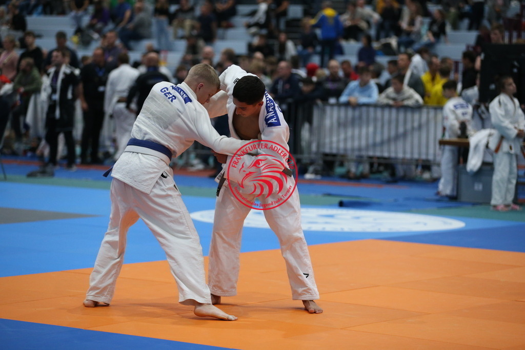 AT3Y1857 | Fotos vom Adler Cup - Pictures from Adler Cup

Hier findet Ihr alle Eindrücke und großen Momente der Adler Cup Wochenenden. Here you will find all impressions and great moments of the Adler Cup weekends. - Realisiert mit Pictrs.com