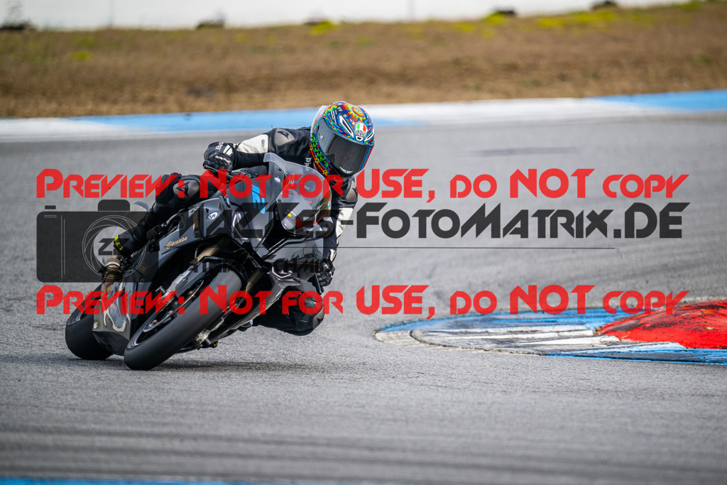 MaZZes_Fotomatrix_20240317_6007705_2344 | Fotograf Mathias Schmid
Sportfotograf,
Eventfotograf,
Hochzeitsfotograf,
Portraitfotograf