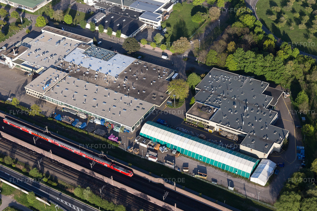 Luftbild: Danfoss im Ortsteil Oos in Baden-Baden im Bundesland Baden-Württemberg in Deutschland. Foto: IMG_099162.jpg vom 23.04.2017 durch Werner Riehm/FLY-FOTO.de