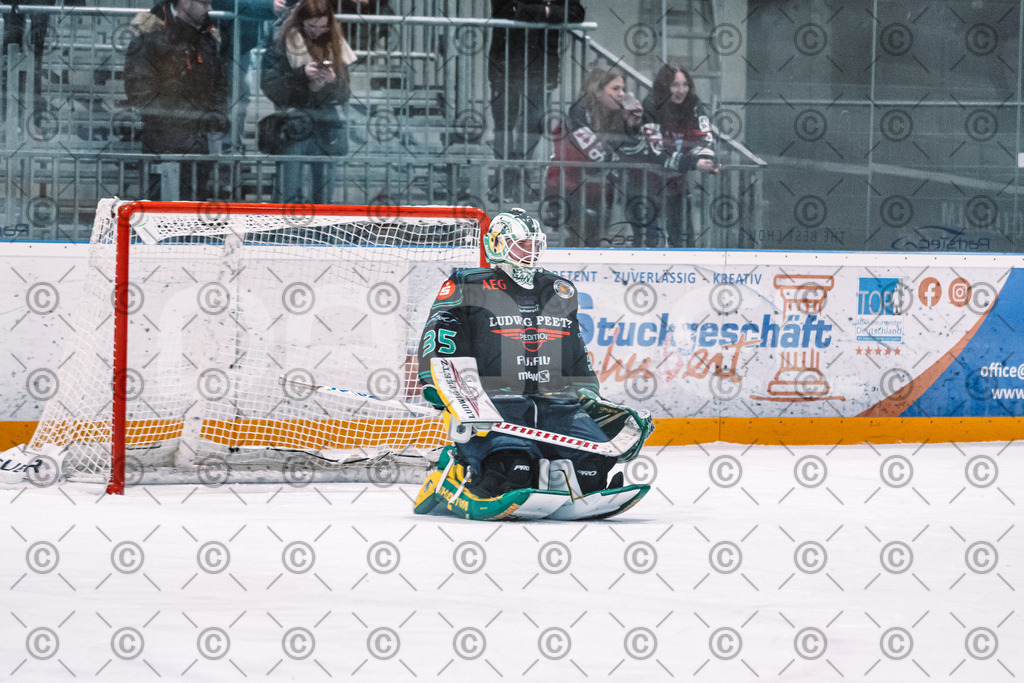 Alligators_vs_Memmingen_05_12_2025-176 | Höchstadt Alligators Fotogalerie: Eishockey-Action aus Franken. Professionelle Spielfotos, Portraits & Stadionbilder zum Download. Jetzt entdecken! - Realisiert mit Pictrs.com