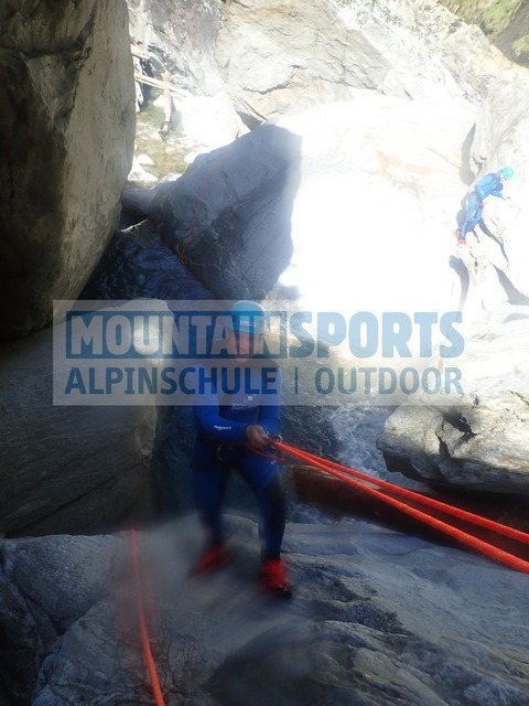 P9200033 | Bestelle die Bilder deines Berg- oder Wasser-Abenteuers mit Mountain Sports bequem von zu Hause aus direkt über unseren Online Fotoshop von pictrs.com. - Realisiert mit Pictrs.com