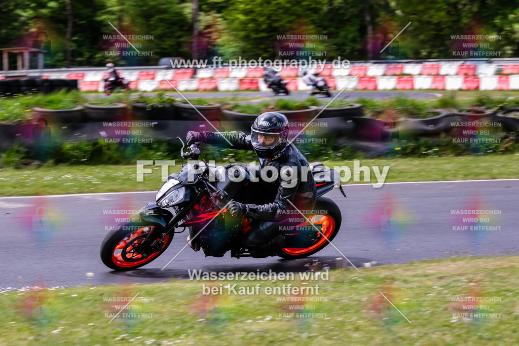 MotoTeamVBK-20709 | Hier findet Ihr Bilder von Touristenfahrten auf der Nürburgring Nordschleife oder von anderen Veranstaltungen die ich besucht habe. Viel Spass beim Durch Schauen 