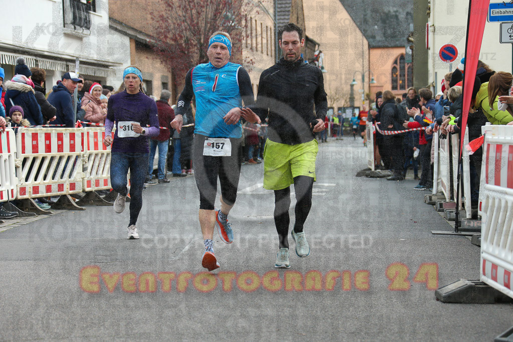 221127_1215_EX1_2242 | Sportfotografie im Rhein-Sieg Kreis, Köln, Bonn, NRW, Rheinland Pfalz, Hessen, etc. Unser Tätigkeitsfeld umfasst den Laufsport vom Volkslauf über den Marathon, Duathlon, Triathon bis zum Ultralauf wie Kölnpfad Ultra oder Schindertrail.