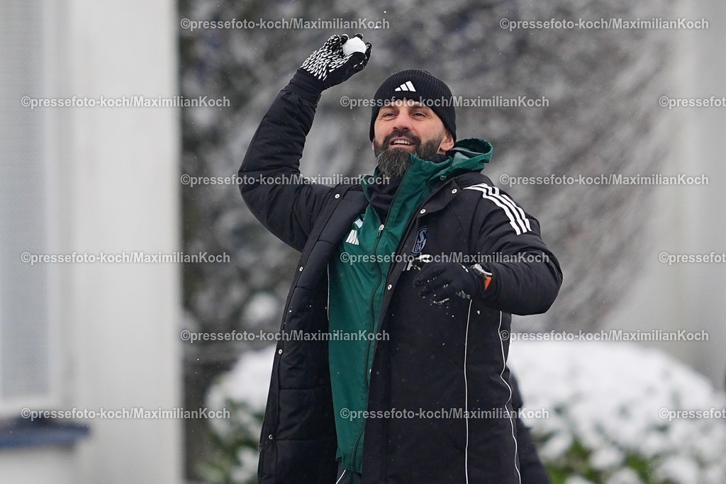 xYDRx29012601002 | 29.01.2026, xydrx, Fußball, Öffentliches Training FC Schalke 04: Miron Muslic (Cheftrainer FC Schalke 04)  Photo: xYannisxDreimannxPressefotoKochx