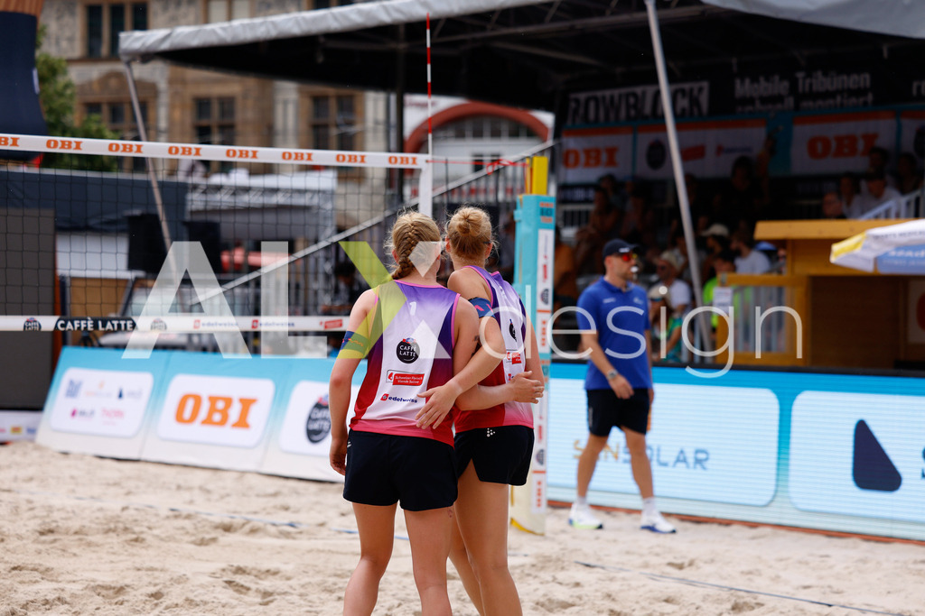Obi BeachTour 2026 - Basel | BASEL, SWITZERLAND - JULY 17: NOEMI EUGSTER (SUI) and ANJA GÄHWILER (SUI) during the Obi BeachTour 2026 match between FLÜCKIGER / DEMIERRE (SUI) and EUGSTER / GÄHWILER (SUI) at Barfüsserplatz on July 17, 2026 in Basel, Switzerland. - Realisiert mit Pictrs.com