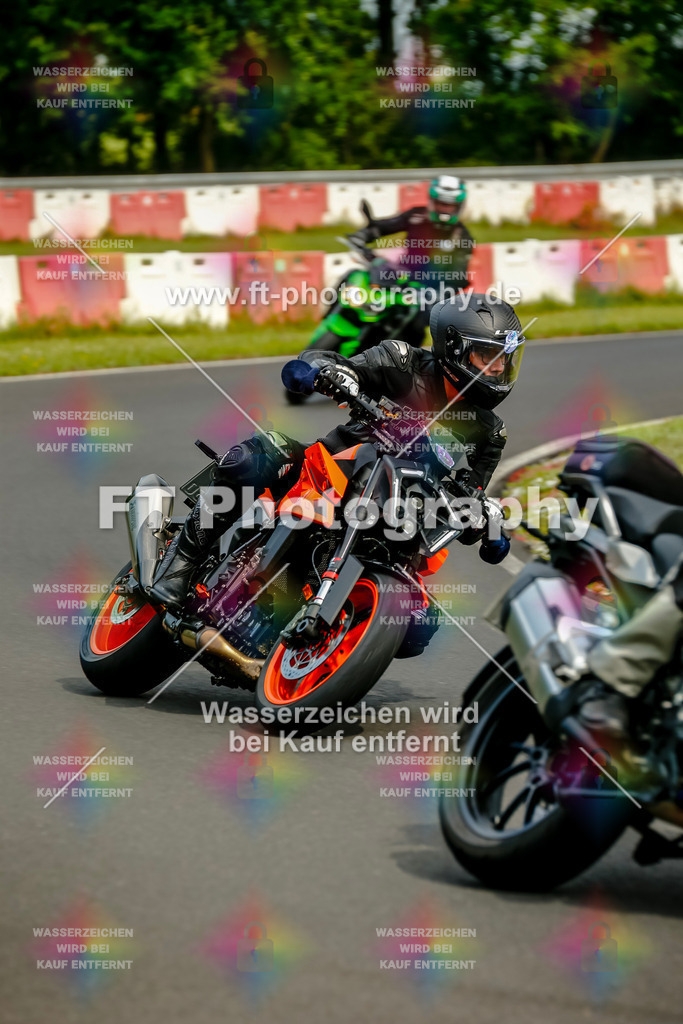 VBK-4468 | Hier findet Ihr Bilder von Touristenfahrten auf der Nürburgring Nordschleife oder von anderen Veranstaltungen die ich besucht habe. Viel Spass beim Durch Schauen 