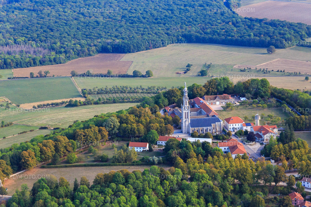 Aerial view: Basilica of Notre Dame de Sion in Saxon-Sion in the state Meurthe et Moselle, France. – Photo: IMG_118492.jpg taken on 09/16/2019 by Werner Riehm/FLY-FOTO.com – Resolution of the original: 5059 x 3373 px