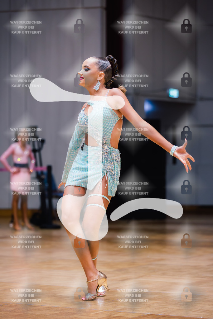 GOC 2025 - WDSF Solo Junior II Latin Female - 2025-08-21-7558 | Webshop for digital downloads and prints of dance sport, event & show photographer Julian Link - Realisiert mit Pictrs.com