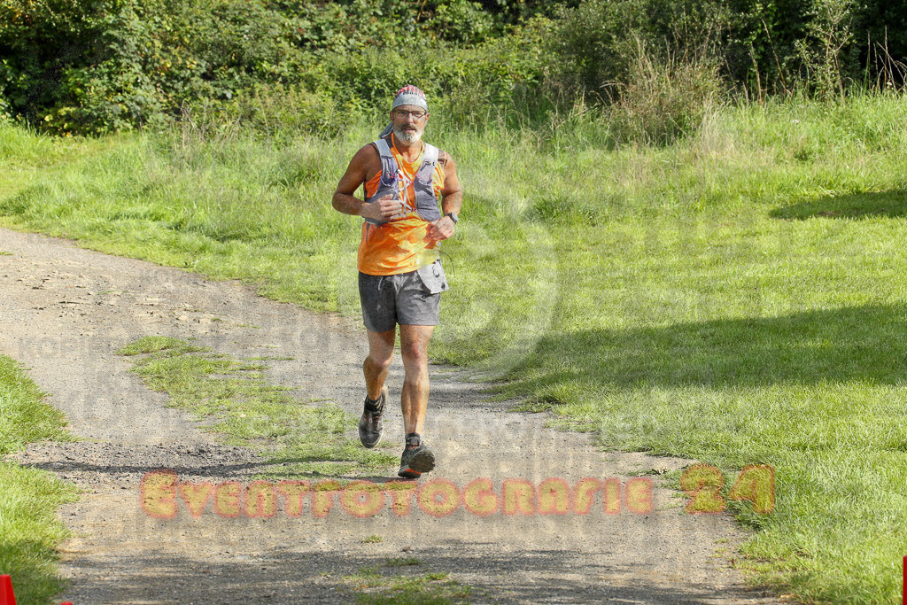 230826_1646_EX1_1623 | Sportfotografie im Rhein-Sieg Kreis, Köln, Bonn, NRW, Rheinland Pfalz, Hessen, etc. Unser Tätigkeitsfeld umfasst den Laufsport vom Volkslauf über den Marathon, Duathlon, Triathon bis zum Ultralauf wie Kölnpfad Ultra oder Schindertrail.