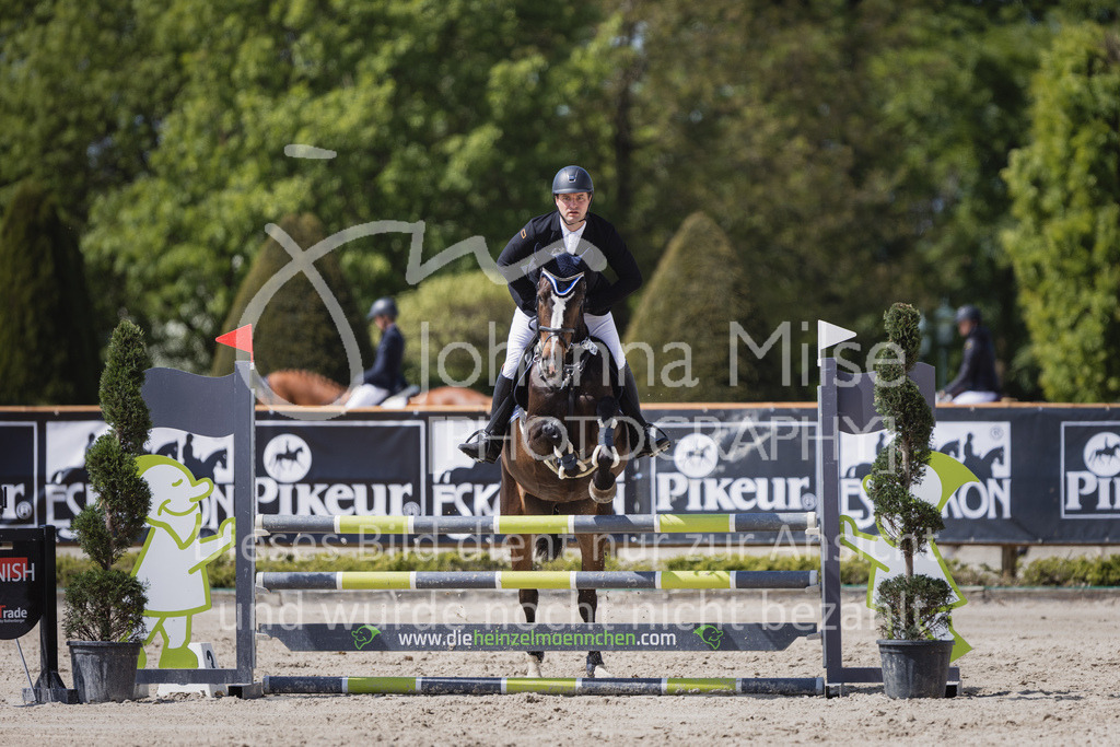 230518_MayDays_SprPf-A2-212 | Deine schönsten Turniermomente als professionelle Fotos! Entdecke hochwertige Pferdesport-Fotografie im Online-Shop. Jetzt Fotos finden & bestellen!