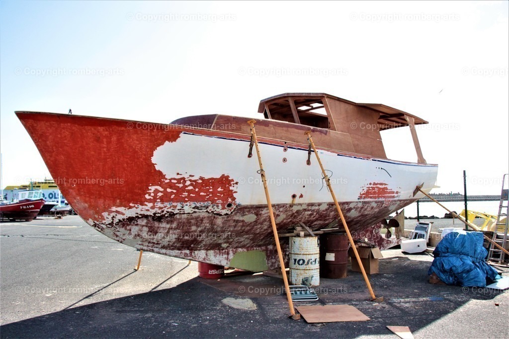 Im Trockendock | Schiffsreparatur, Schiff im Trockendock, Restaurierung Schiffsrumpf, Schiffsanstrich