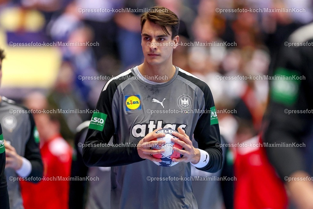 EHF15012602004 | 15.01.2026, Handball, Men's EHF EURO 2026, Deutschland - Östereich, Jyske Bank Boxen in Herning, Dänemark, Preliminary Round:   Julian Köster (Germany #18) 