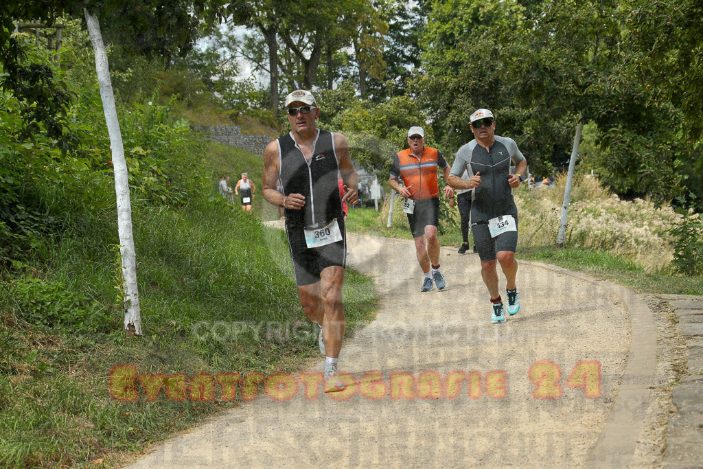 250824_1342_EX1_3347 | Sportfotografie im Rhein-Sieg Kreis, Köln, Bonn, NRW, Rheinland Pfalz, Hessen, etc. Unser Tätigkeitsfeld umfasst den Laufsport vom Volkslauf über den Marathon, Duathlon, Triathon bis zum Ultralauf wie Kölnpfad Ultra oder Schindertrail.