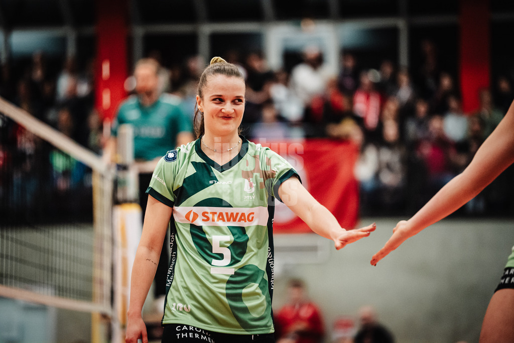 Volleyball | Frauen | Saison 2025/2026 | Volleyball Bundesliga | ETV Hamburger Volksbank Volleys vs. Ladies in Black Aachen | 29.10.2025 | Corina Glaab (#5, Ladies in Black Aachen) ärgert sich