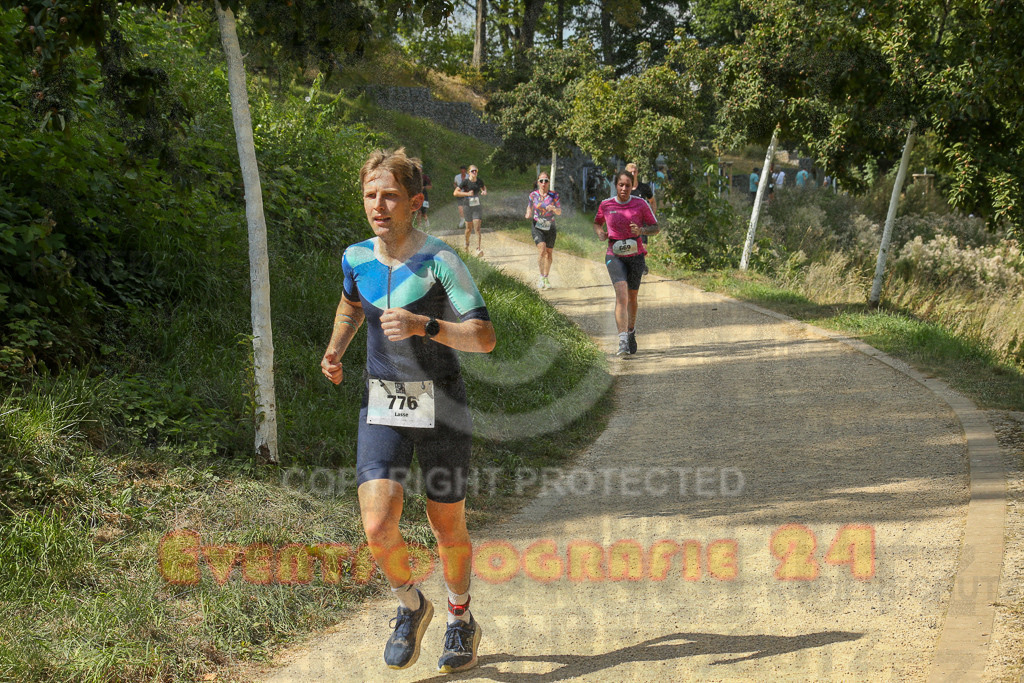 250824_1455_EX1_8030 | Sportfotografie im Rhein-Sieg Kreis, Köln, Bonn, NRW, Rheinland Pfalz, Hessen, etc. Unser Tätigkeitsfeld umfasst den Laufsport vom Volkslauf über den Marathon, Duathlon, Triathon bis zum Ultralauf wie Kölnpfad Ultra oder Schindertrail.