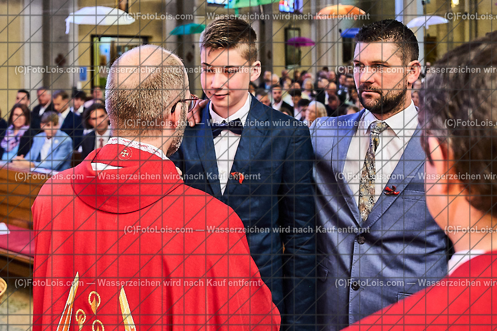 ALP1216_PfarrFirmung Wieselburg_Firmvorgang | (C)FotoLois.com, Alois Spandl, Firmung in der Pfarrkirche Wieselburg mit Generalvikar Dr. Christoph Weiss, Dechant Pfarrer Daniel Kostrzycki und Monignore Franz Dammerer, Sa 15. Juni 2024.