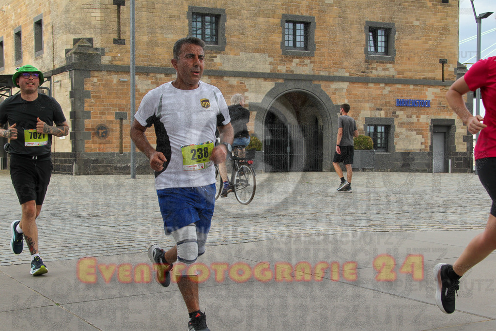 250920_1524_EV4_8702 | Sportfotografie im Rhein-Sieg Kreis, Köln, Bonn, NRW, Rheinland Pfalz, Hessen, etc. Unser Tätigkeitsfeld umfasst den Laufsport vom Volkslauf über den Marathon, Duathlon, Triathon bis zum Ultralauf wie Kölnpfad Ultra oder Schindertrail.