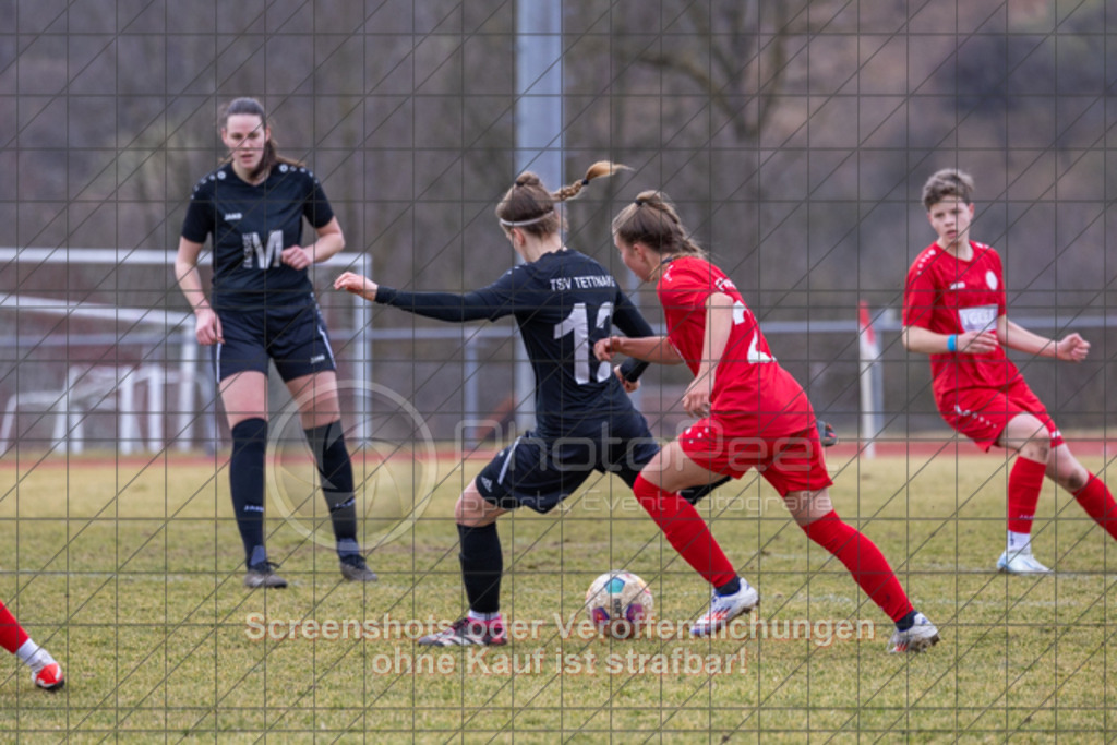 20250223_141047_0517 | #,1.FC Donzdorf (rot) vs. TSV Tettnang (schwarz), Fussball, Frauen-WFV-Pokal Achtelfinale, Saison 2024/2025, Rasenplatz Lautertal Stadion, Süßener Straße 16, 73072 Donzdorf, 23.02.2025 - 13:00 Uhr,Foto: PhotoPeet-Sportfotografie/Peter Harich