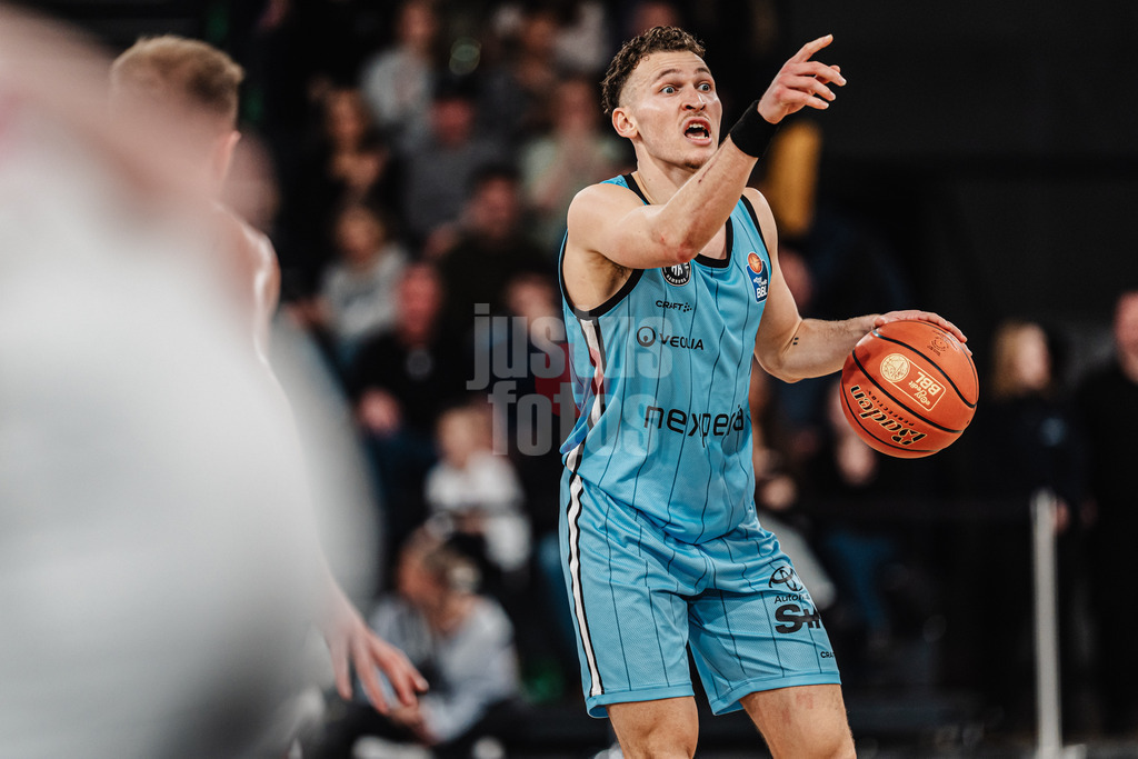 Basketball | Männer | Saison 2024/2025 | easyCredit Basketball Bundesliga | 16. Spieltag | Veolia Towers Hamburg vs. Telekom Baskets Bonn | 10.01.2025 | Brae Ivey (#1, Veolia Towers Hamburg)