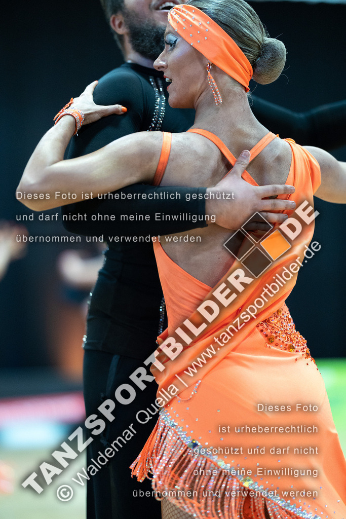 20230513-03419 | Hier finden Sie Tanz Bilder vom Latein und Standard Formationen tanzen. Sportbilder vom Tanzsport. Schöne Fotos und von Weltmeisterschaft, Europameisterschaft, Bundesliga, Regionalliga, Oberliga und Landesliga sowie von GOC Stuttgart, DanceComp, WM Bremen