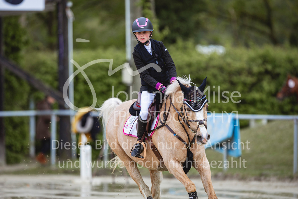 240426_Olfen-Vinnum_PonyTrophy-316 | Deine schönsten Turniermomente als professionelle Fotos! Entdecke hochwertige Pferdesport-Fotografie im Online-Shop. Jetzt Fotos finden & bestellen!