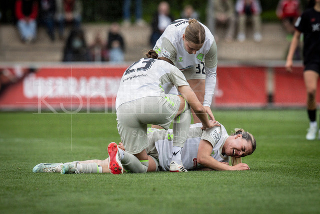 Frauen Fußball-Bundesliga; Bayer 04 Leverkusen - Werder Bremen, 17.05.2026 | LEVERKUSEN, 17.05.2026 - Juliane Wirtz (Werder Bremen, 28) verletzt sich während der Begegnung Bayer 04 Leverkusen - Werder Bremen an Spieltag 26 der Google Pixel Frauen-Bundesliga am 17.05.2026 im Ulrich-Haberland-Stadion in Leverkusen (Nordrhein-Westfalen). DFL REGULATIONS PROHIBIT ANY USE OF PHOTOGRAPHS AS IMAGE SEQUENCES AND/OR QUASI-VIDEO.
