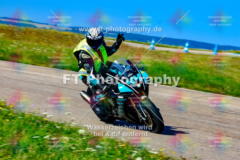 044-2199 | Hier findet Ihr Bilder von Touristenfahrten auf der Nürburgring Nordschleife oder von anderen Veranstaltungen die ich besucht habe. Viel Spass beim Durch Schauen 