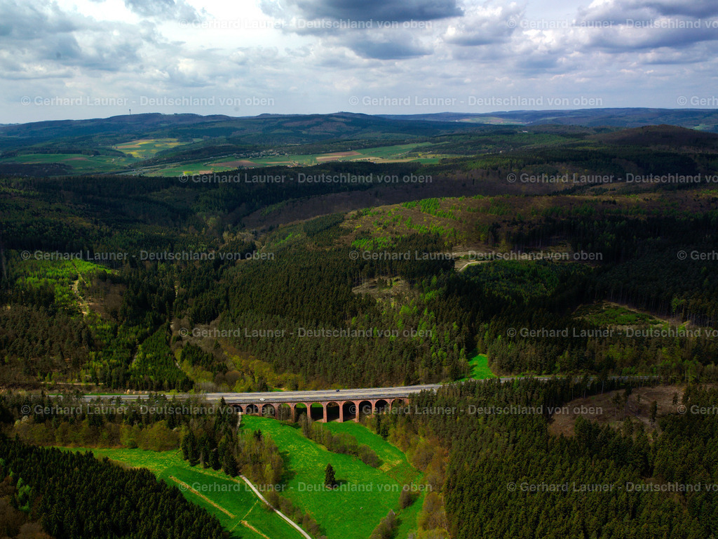 2524146 | Autobahnbrücke über den Asbachgrund mit Blick auf das Knüllgebirge