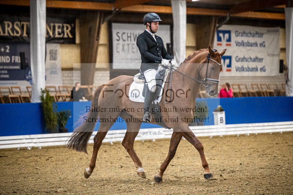 DOS_1133 | Entdecke hochwertige Reitturnierfotos von Foto Oger. Professionell, emotional und authentisch – jetzt Lieblingsmomente im Shop bestellen.Deutschlandweite Turnierfotografie. - Realisiert mit Pictrs.com