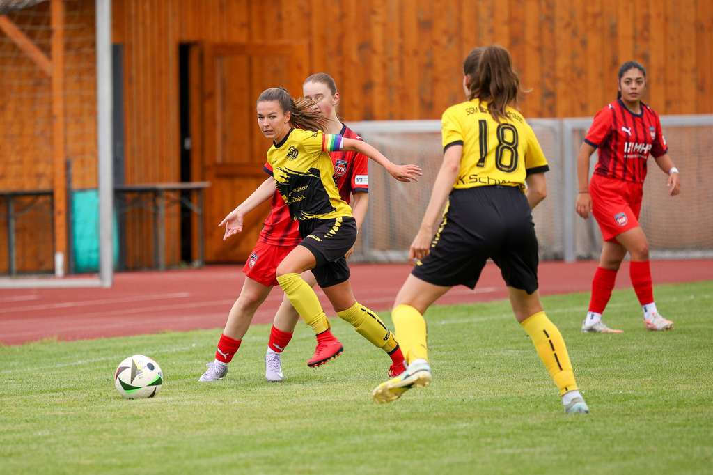 Fußball I FRAUEN I Saison 2025-2026 I Freundschaftsspiel I SGM Ebnat-Waldhausen - 1FC Heidenheim 1846 2 I_250823_2234 | Fotopresso – Sportfotografie in Heidenheim & Umgebung. Professionelle Sportfotografie für unvergessliche Momente. Dynamische Action-Shots, emotionale Szenen & hochwertige Bilder. - Realisiert mit Pictrs.com