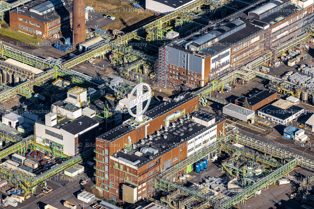 Luftbilder Dormagen -6805 | Technische Anlagen im Industriegebiet Chempark Dormagen im Ortsteil Chorweiler in Köln im Bundesland Nordrhein-Westfalen. Der Produktionsschwerpunkt des Standorts liegt auf der Entwicklung und Herstellung von Pflanzenschutzmitteln, Polymeren, Kunststoffen und Kautschuken - Realisiert mit Pictrs.com