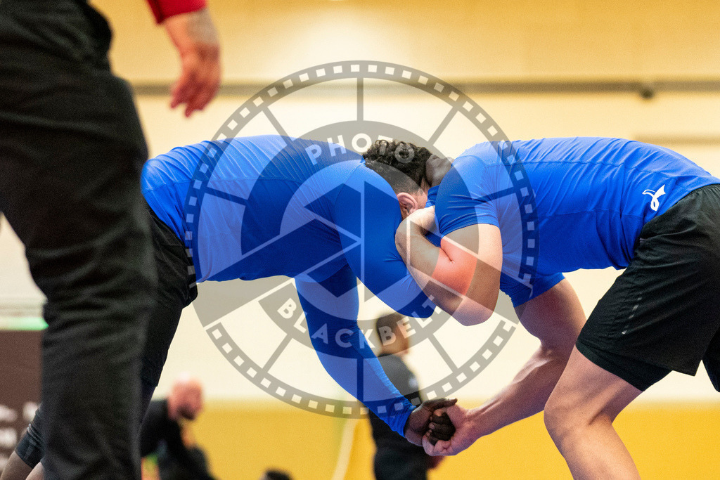 20231118PBB12922 | Fighters compete during the AJP Tour 600 Frankfurt Championship in Frankfurt/Main, Germany, on November 18, 2023.