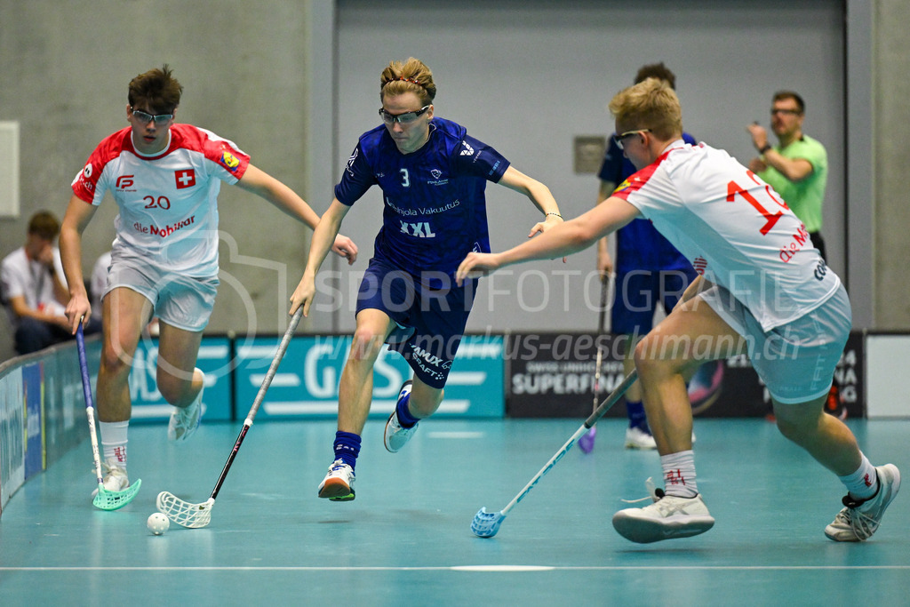 Switzerland U19 vs Finland U19 - 3. February 2024 | Switzerland U19 vs Finland U19
U19 Men International Matches in Switzerland
GoEasy Arena, Siggenthal Station
Finland forward #3 Artturi Hyvärinen between Switzerland forward #20 Rovin Thalmann and Switzerland forward #18 Nils Boman.
Credit: Markus Aeschimann | <a href="https://www.markus-aeschimann.ch">Sportfotografie Markus Aeschimann</a> | <a href="https://www.instagram.com/sportfotografie.aeschimann">@sportfotografie.aeschimann</a> - Realisiert mit Pictrs.com
