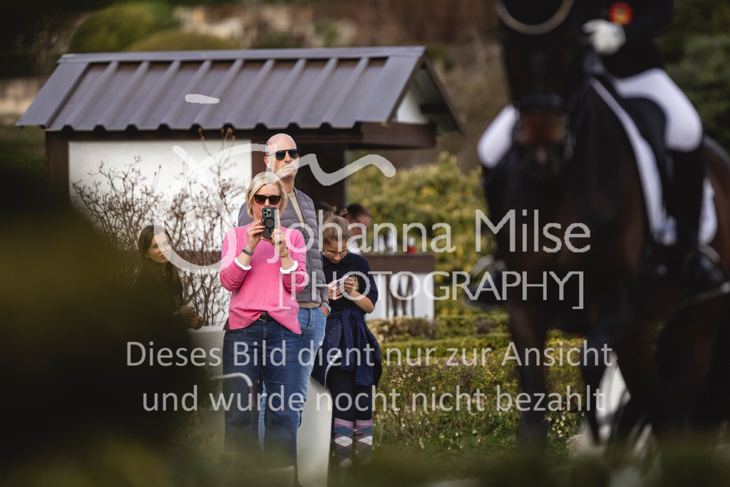 260411_Kronberg_Dressur-M2_Jun-408 | Deine schönsten Turniermomente als professionelle Fotos! Entdecke hochwertige Pferdesport-Fotografie im Online-Shop. Jetzt Fotos finden & bestellen!