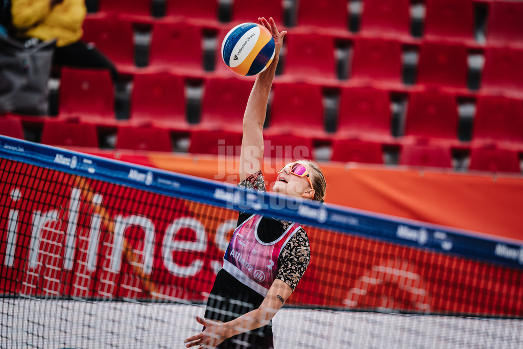 Beachvolleyball | Frauen | German Beach Tour 2024 | Tourstop Bremen | 06.06.2024 | Nele Barber beim Angriff