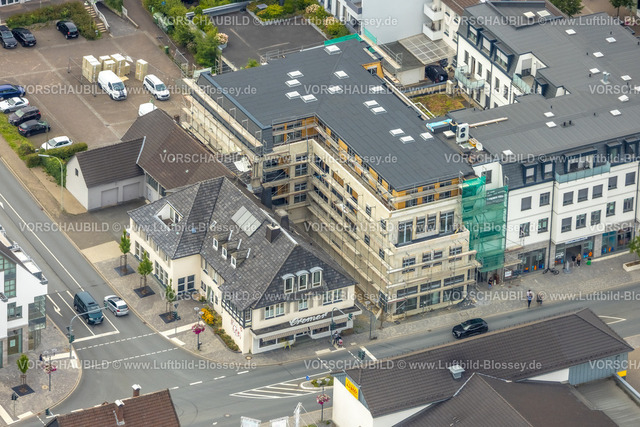 Warstein240713288 | Luftbild,, Baustelle im Stadtzentrum mit Neubau Wohngebäude an der Hauptstraße, Warstein, Sauerland, Nordrhein-Westfalen, Deutschland