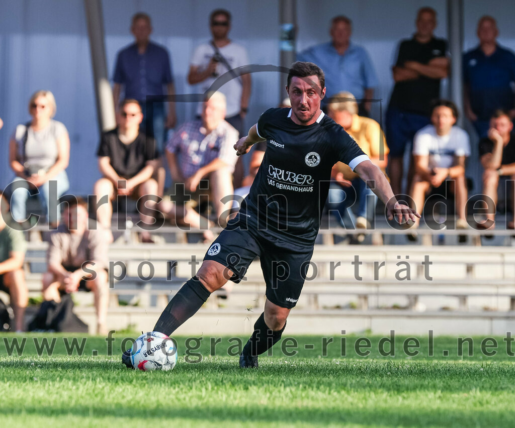 2023-07-18_090_FC_Herzogstadt_gegen_FC_Eitting | Erding, Deutschland, 18.07.2023:
Fußball, TOTO Pokal 2023 / 2024, 1. Spieltag, FC Herzogstadt gegen FC Eitting, Endergebnis: 2:4 n.E.

Marco Steinberg (FC Herzogstadt, #9)

Foto: Christian Riedel / fotografie-riedel.net