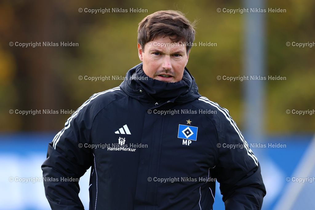 NH_HamburgerSV_FCGroningen_Testspiel_12112025 | Merlin Polzin (Trainer, Hamburger SV)Fußball I Herren I Freundschaftsspiel I Saison 2025-2026  I Hamburger SV - FC Groningen I 12.11.2025 I Trainingsplatz Volksparkstadion