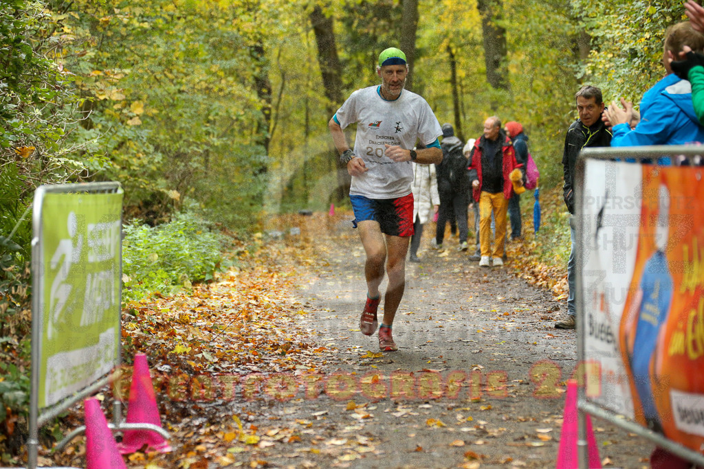251026_1206_EX1_9882 | Sportfotografie im Rhein-Sieg Kreis, Köln, Bonn, NRW, Rheinland Pfalz, Hessen, etc. Unser Tätigkeitsfeld umfasst den Laufsport vom Volkslauf über den Marathon, Duathlon, Triathon bis zum Ultralauf wie Kölnpfad Ultra oder Schindertrail.
