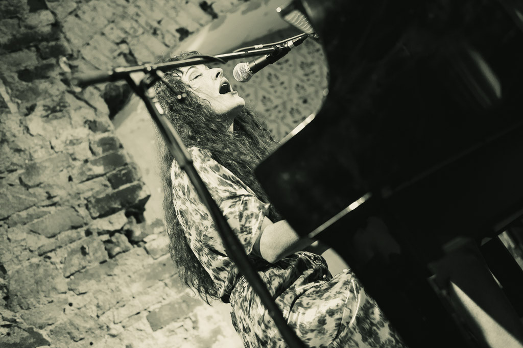 Maria Markesini Konzert | Maria Markesini meets Klazz Brothers im Forte Belvedere Leisnig zum Festival Hallo Leisnig 2022. - Realisiert mit Pictrs.com