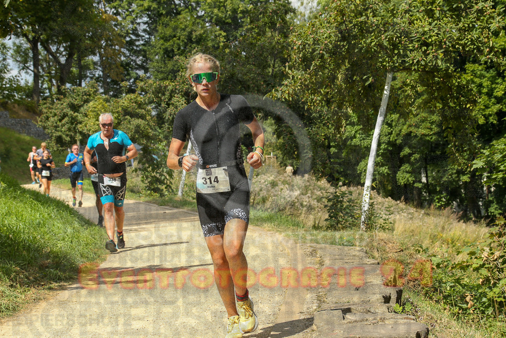 250824_1338_EX1_3056 | Sportfotografie im Rhein-Sieg Kreis, Köln, Bonn, NRW, Rheinland Pfalz, Hessen, etc. Unser Tätigkeitsfeld umfasst den Laufsport vom Volkslauf über den Marathon, Duathlon, Triathon bis zum Ultralauf wie Kölnpfad Ultra oder Schindertrail.
