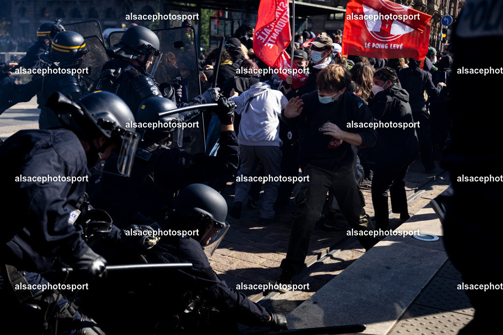 _B7A0237 | manifestation de lycéens à Strasbourg, le 6 octobre 2026, dans le cadre d’un mouvement national de protestation contre les conditions d’apprentissage. - Realisiert mit Pictrs.com