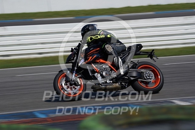 2022_05_09_PBK_22529 | Sportfotografie; SlowMotion; Video; Rennstrecke; Hafeneger; Speer; Racing; RSE; BMW; CBO; Trackday; Motorsportarena; Hockenheimring; Brno; Most; Barcelona; Valencia