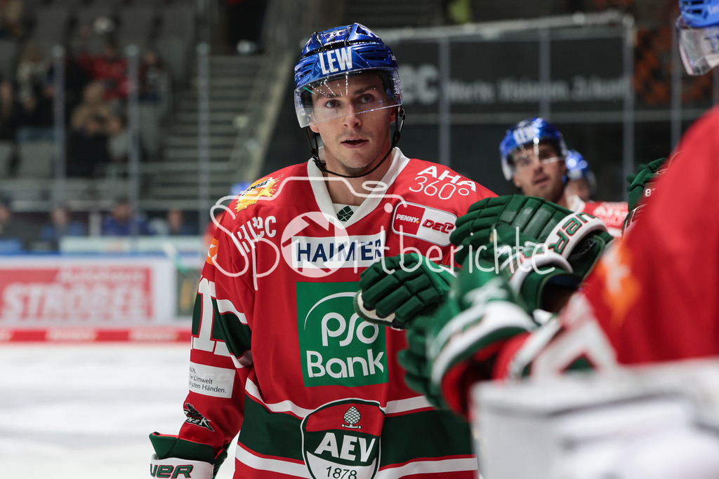 Augsburger Panther - Grizzlys Wolfsburg | Adam Payerl (AEV #11) jubelt nach seinem Tor zum 2-1