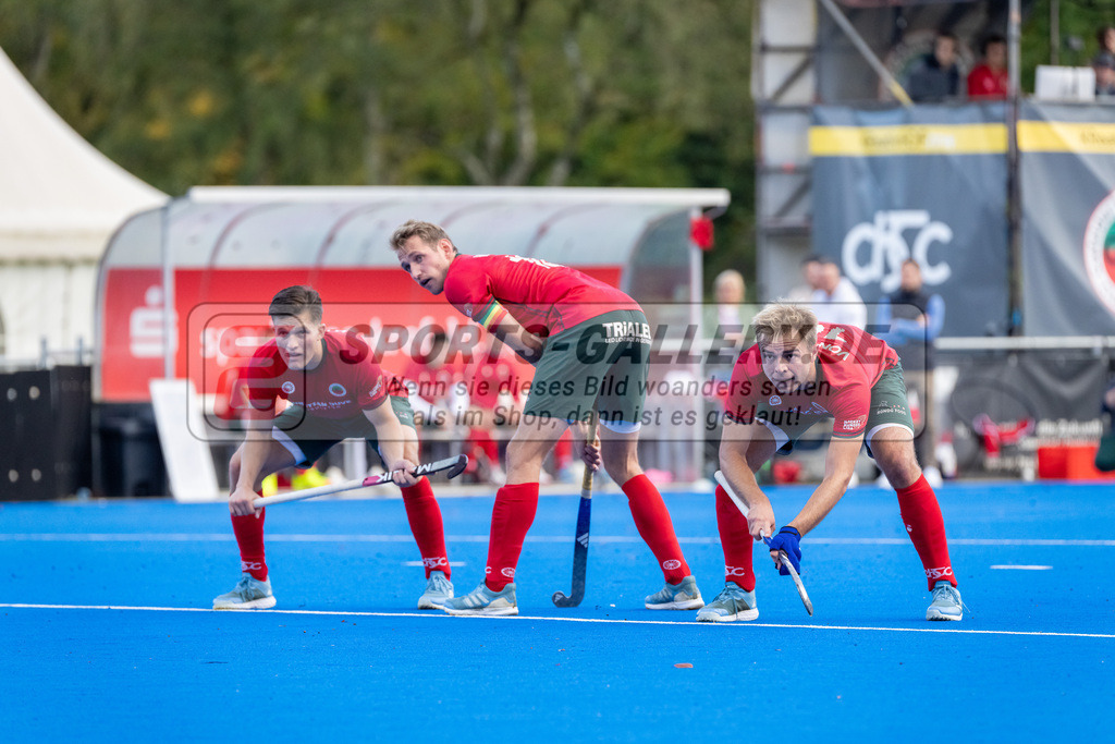 HK_20241019_107951 | 1. Bundesliga Herren Crefelder HTC - Großflottbeker THGC am 19.10.2024 CHTC, Krefeld , Julius Hayner ( Crefelder HTC #6 ) , Niklas Wellen ( Crefelder HTC 10 ) , van Ehren Christian ( Crefelder HTC #16 )