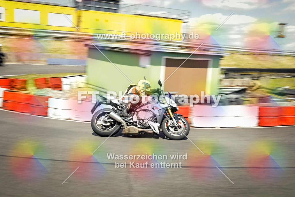 OBK_Mai_Martina_Markus-11128 | Hier findet Ihr Bilder von Touristenfahrten auf der Nürburgring Nordschleife oder von anderen Veranstaltungen die ich besucht habe. Viel Spass beim Durch Schauen 